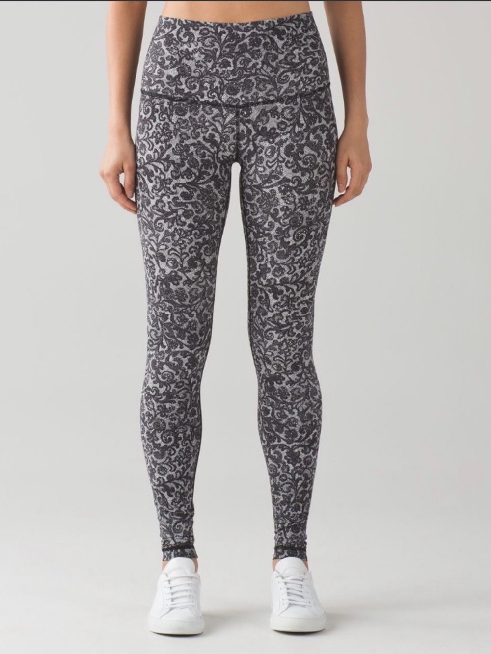 lululemon athletica Mini Cinder Lace High-Waist Wunder Under Pant Size 4